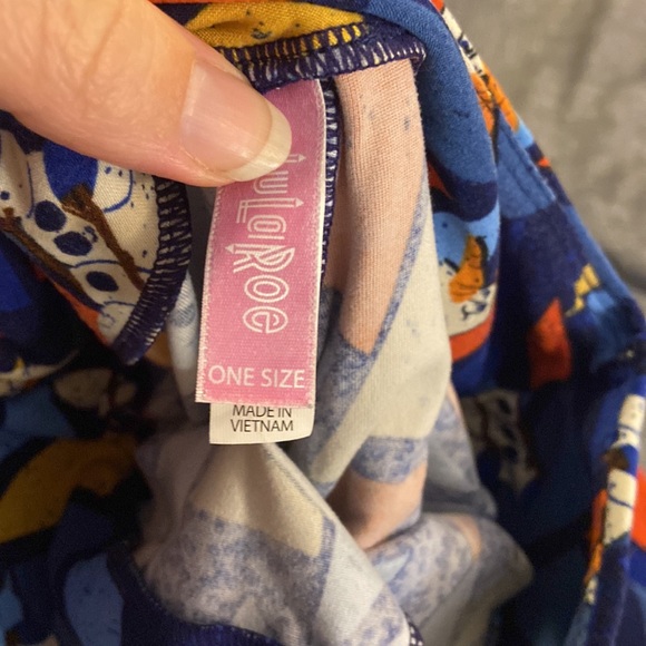 Olaf leggings like new LuLaRoe OS - Picture 3 of 3